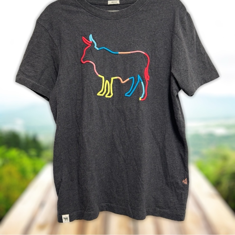 Kingsley Heath African Luxury Muscle  Tshirt Embroidered Bull Gray Crew Neck Med
